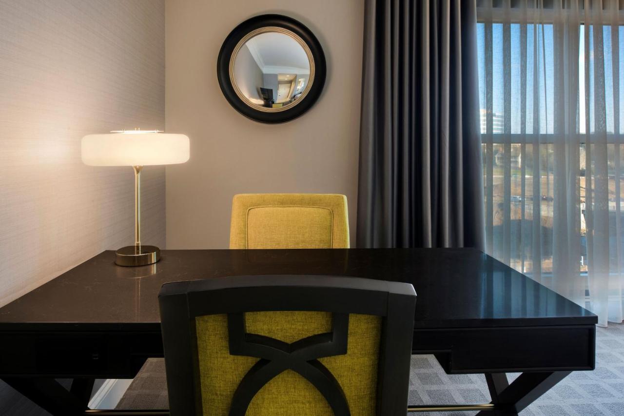 Grand Deluxe Queen Room with Two Queen Beds and Park View - Mobility and Hearing Accessible with Roll-in Shower
