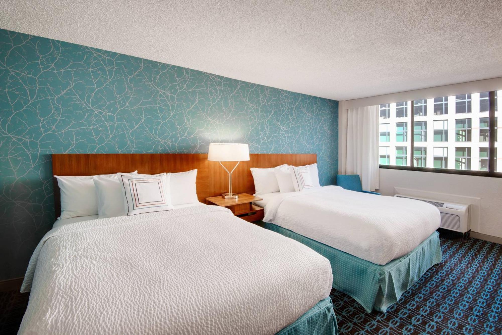 Queen Room with Two Queen Beds, High Floor and Roll-In Shower - Mobility Access/Hearing Accessible,1632237364:JPEG