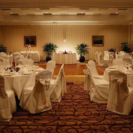 Doubletree By Hilton Charlotte Airport-3