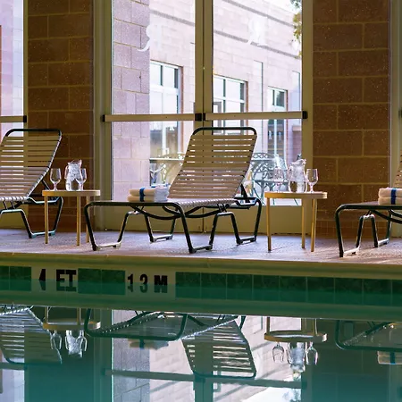 Hilton Charlotte Airport Hotel-3