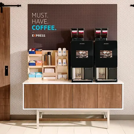 Holiday Inn Express Arrowood By Ihg-3